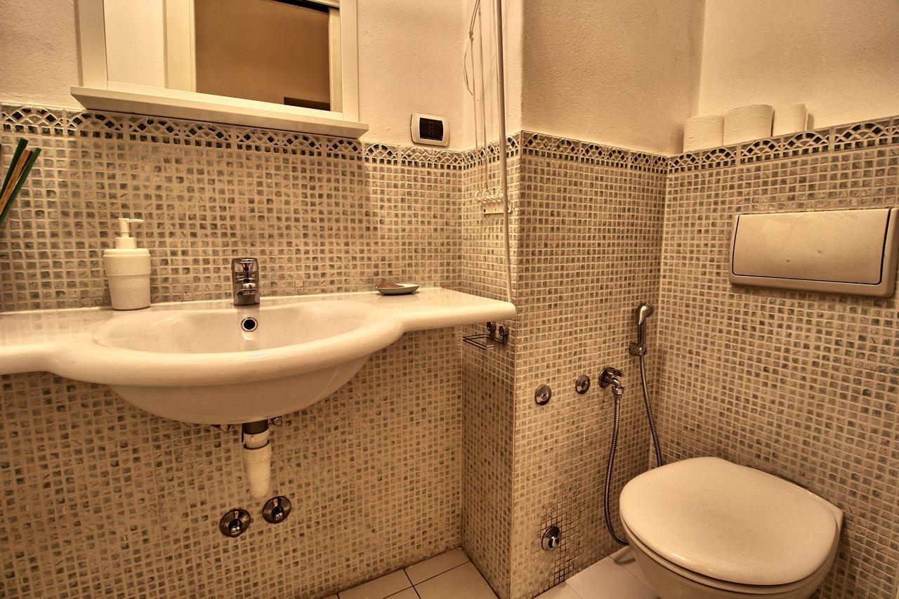 Ancient Courtyard Bonanomi 2 Bedroom Apartment 코모 외부 사진