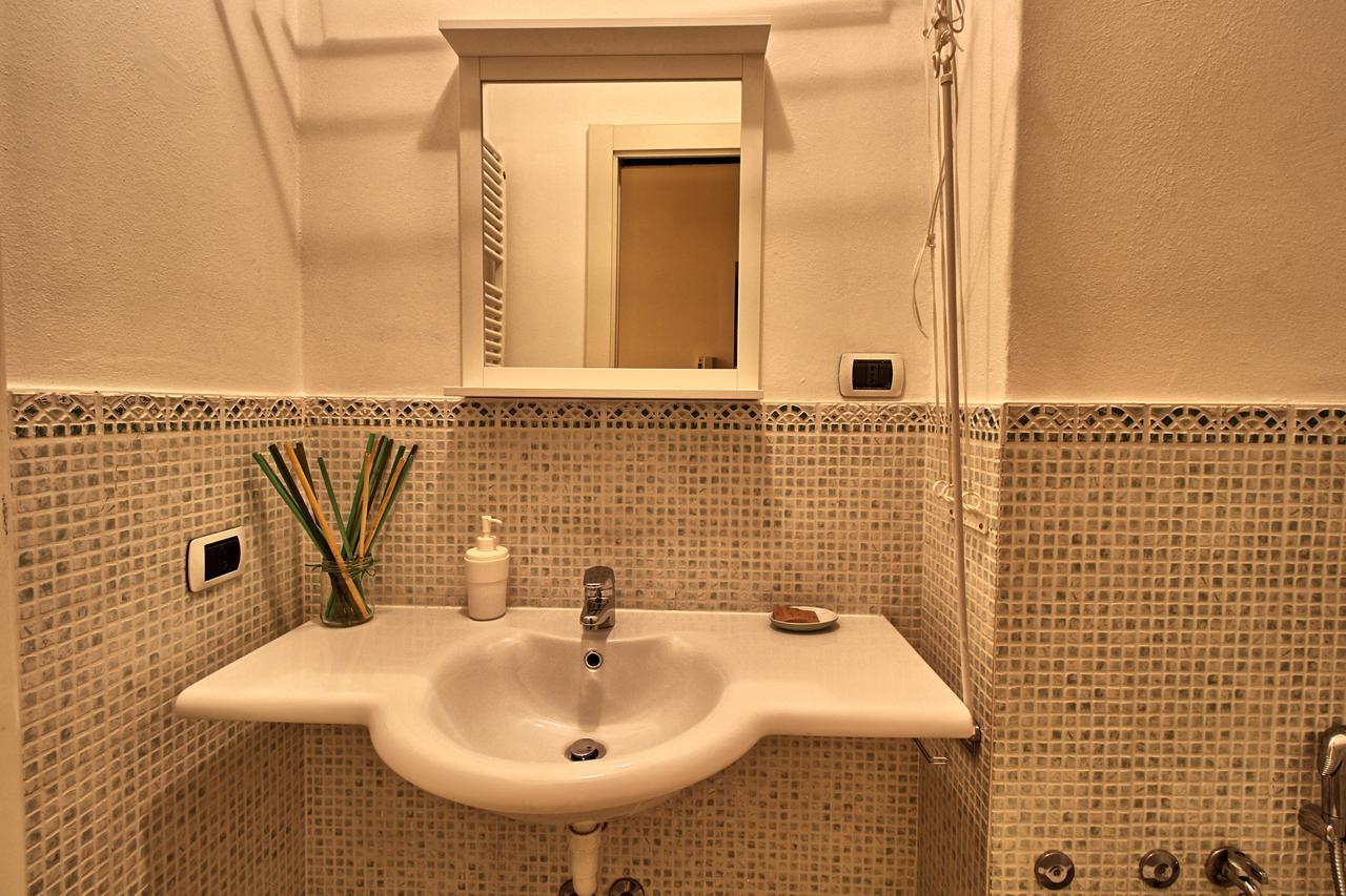 Ancient Courtyard Bonanomi 2 Bedroom Apartment 코모 외부 사진